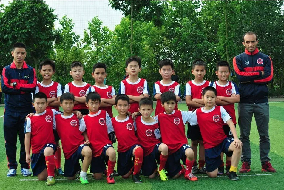 2025-an-luan-nhan-tho-mini-world-cup-cau-chuyen-bong-da-nhi-vui-nhon